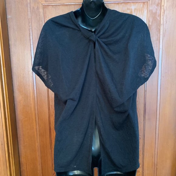 Red Haute Black Sweater Top with Twist/Keyhole and Partially Open Back Size S - Picture 4 of 11